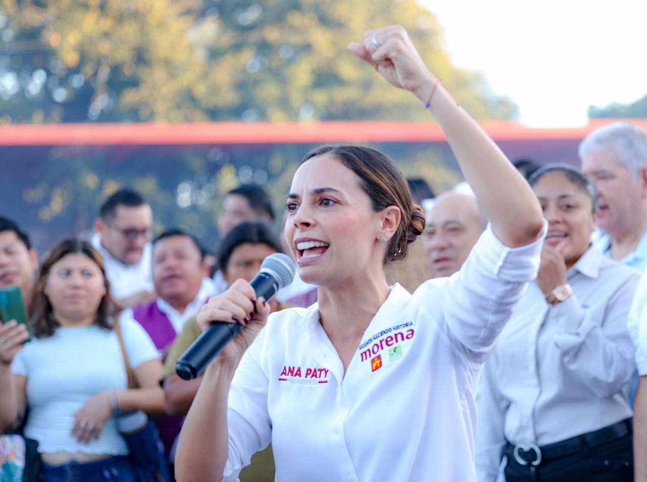 Ana Paty Peralta, cercana y comprometida